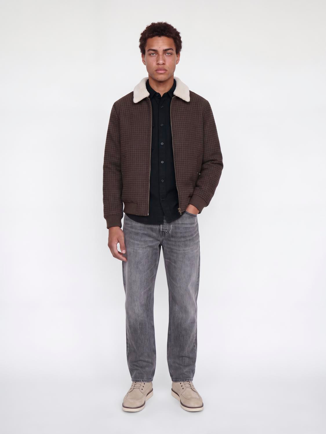 model_shot-front_full